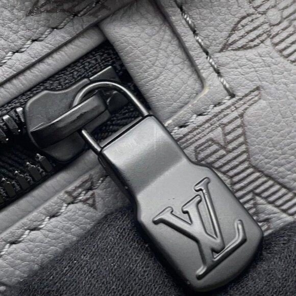 LOUIS VUITTON Discovery・Bumbag Size PM Monogram Shadow Gray M46108 - Picture 7 of 12